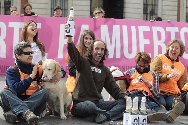 Madrid se une y logra prohibir sacrificio de perros y gatos abandonados